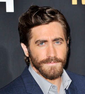 Jake Gyllenhaal dating Sports Illustrated beauty - report