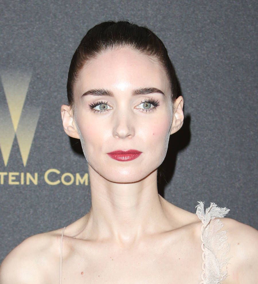 Rooney Mara hunting for theater project