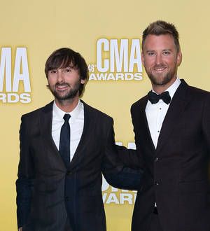 Lady Antebellum stars visit children's hospital