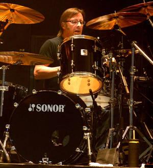 Phil Rudd arrives late to court with bizarre antics