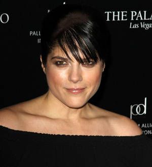 Selma Blair posts warning after hack attack