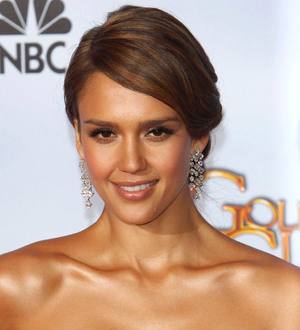 Jessica Alba urges Beyonce to sell baby snaps