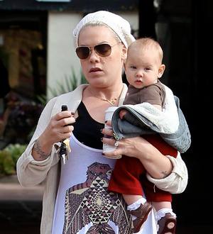 Pink's daughter has ghostly connection