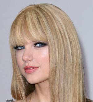Swift Takes Gyllenhaal Home to Nashville