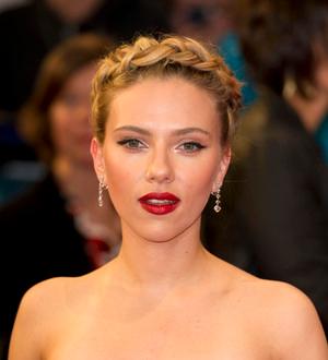 Scarlett Johansson shocked by rude fans