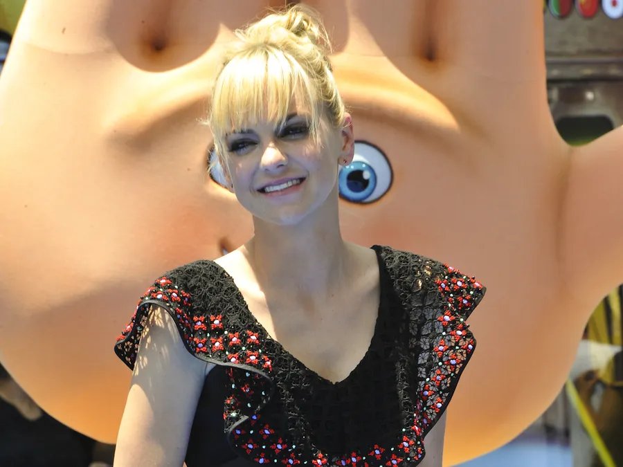5 Celebrity Podcasts You Should Definitely Be Listening To!