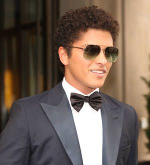 Bruno Mars arranges Gucci dress for teen fan's prom night