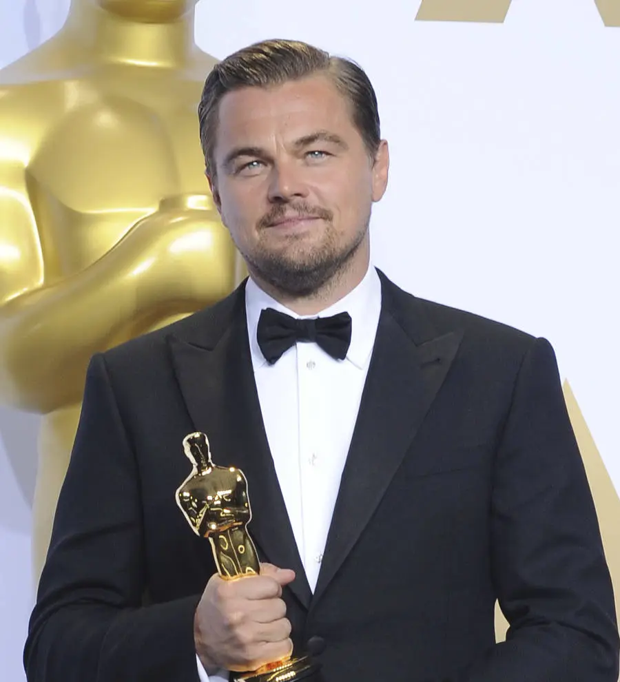 Leonardo DiCaprio auctions off week at his mansion