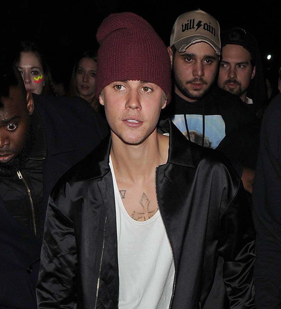 Justin Bieber and crew fail to pay bar tab