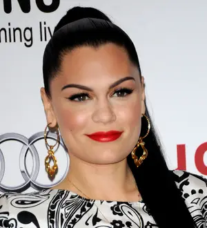 Jessie J applauded for helping bring young fan out of coma