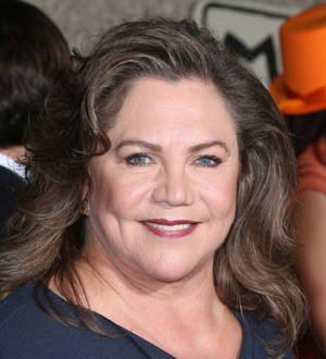 Kathleen Turner to write acting textbook