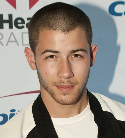 Nick Jonas dating Lily Collins - report