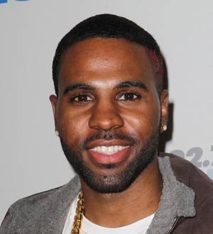 Jason Derulo makes performance comeback after neck injury