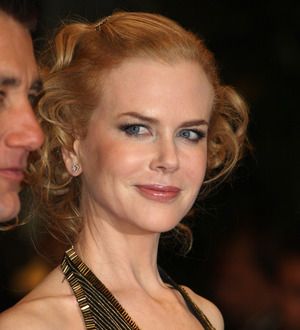 Kind hearted Nicole Kidman answers phones for charity telethon