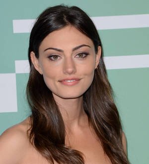 Phoebe Tonkin sparks engagement rumours