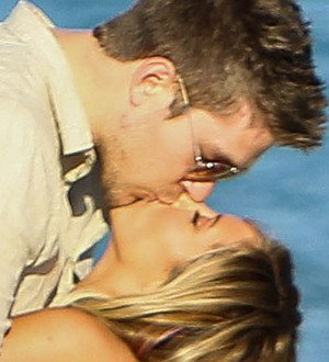 Ashley Tisdale celebrates birthday with beach bash