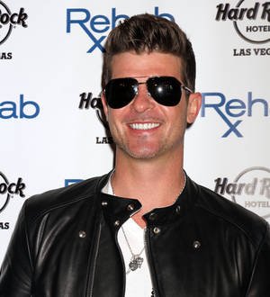 Robin Thicke's Paula album flops in U.K.