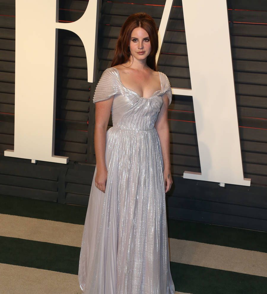 Lana Del Rey self-edits song lyrics to avoid promoting negativity