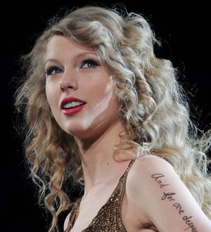 Taylor Swift takes crew on holiday