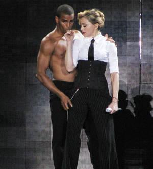 Madonna's rep shuts down engagement rumor