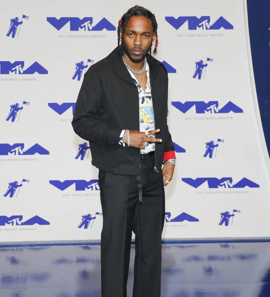Kendrick Lamar calls on citizens to express political views