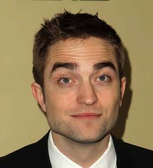 Robert Pattinson makes secret visit to kids' hospital