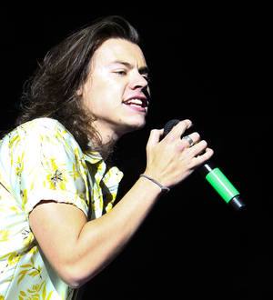 Harry Styles suffers embarrassing fall onstage