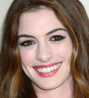 Anne Hathaway defends One Day accent