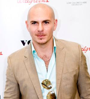 Jennifer Lopez and Enrique Iglesias join Pitbull onstage