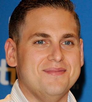 Jonah Hill taking fans' phone calls