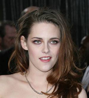 Kristen Stewart cut foot on broken glass