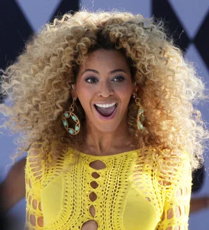 Man arrested for hurling egg during Beyonce video shoot