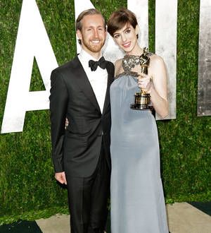 Anne Hathaway's publicist dismisses new pregnancy report