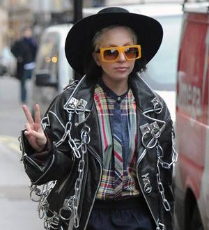 Lady Gaga calls for Russian Olympics boycott