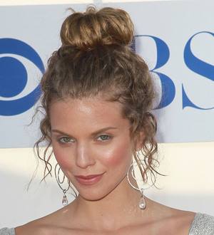 AnnaLynne McCord takes to the skies for charity