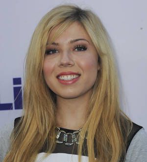 Jennette McCurdy dating basketball ace she met on Twitter