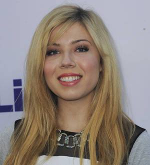 Jennette McCurdy dating basketball ace she met on Twitter