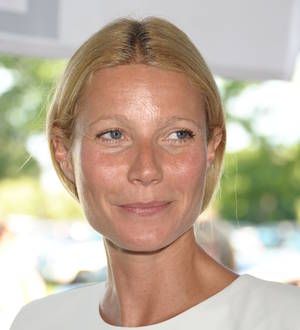 Gwyneth Paltrow narrowly avoids collision on scooter
