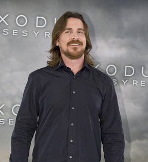 Christian Bale apologizes to Clooney