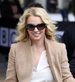 Britney Spears coos about new album in handwritten letter to fans