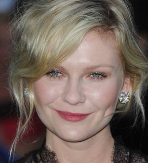 Kirsten Dunst stars in R.E.M.'s final video