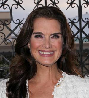 Brooke Shields' representative dismisses smoking photo