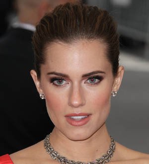 Allison Williams dedicates 'flying lessons' to tragic Pan Robin