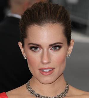 Allison Williams dedicates 'flying lessons' to tragic Pan Robin