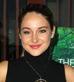 Shailene Woodley chops off hair for charity
