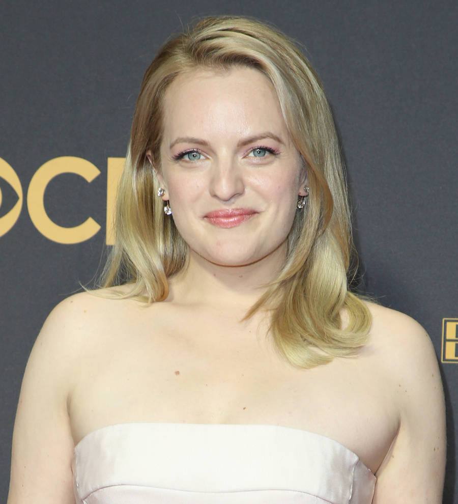 Elisabeth Moss swears during Emmys acceptance speech tribute to her mom