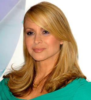 Anastacia thanks fans for support after cancer returns