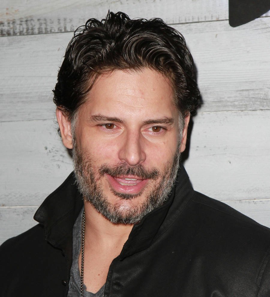 Joe Manganiello organized wedding around football team's schedule