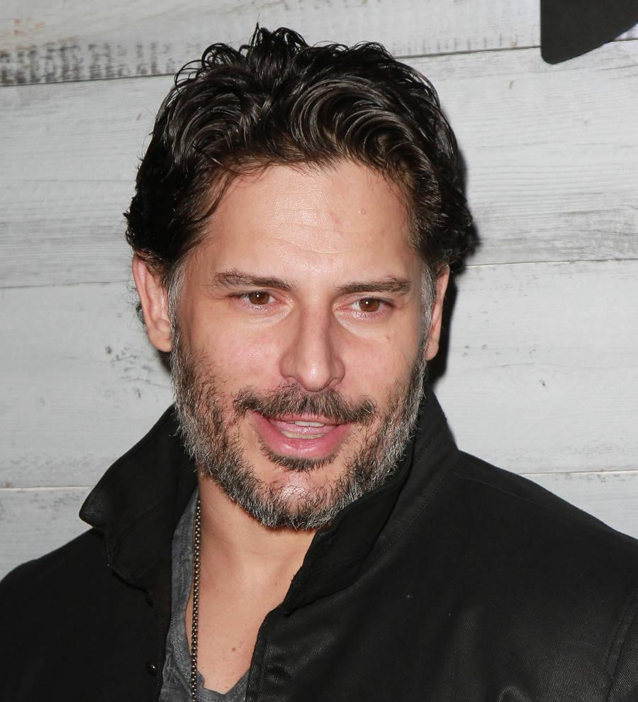 Joe Manganiello organized wedding around football team's schedule
