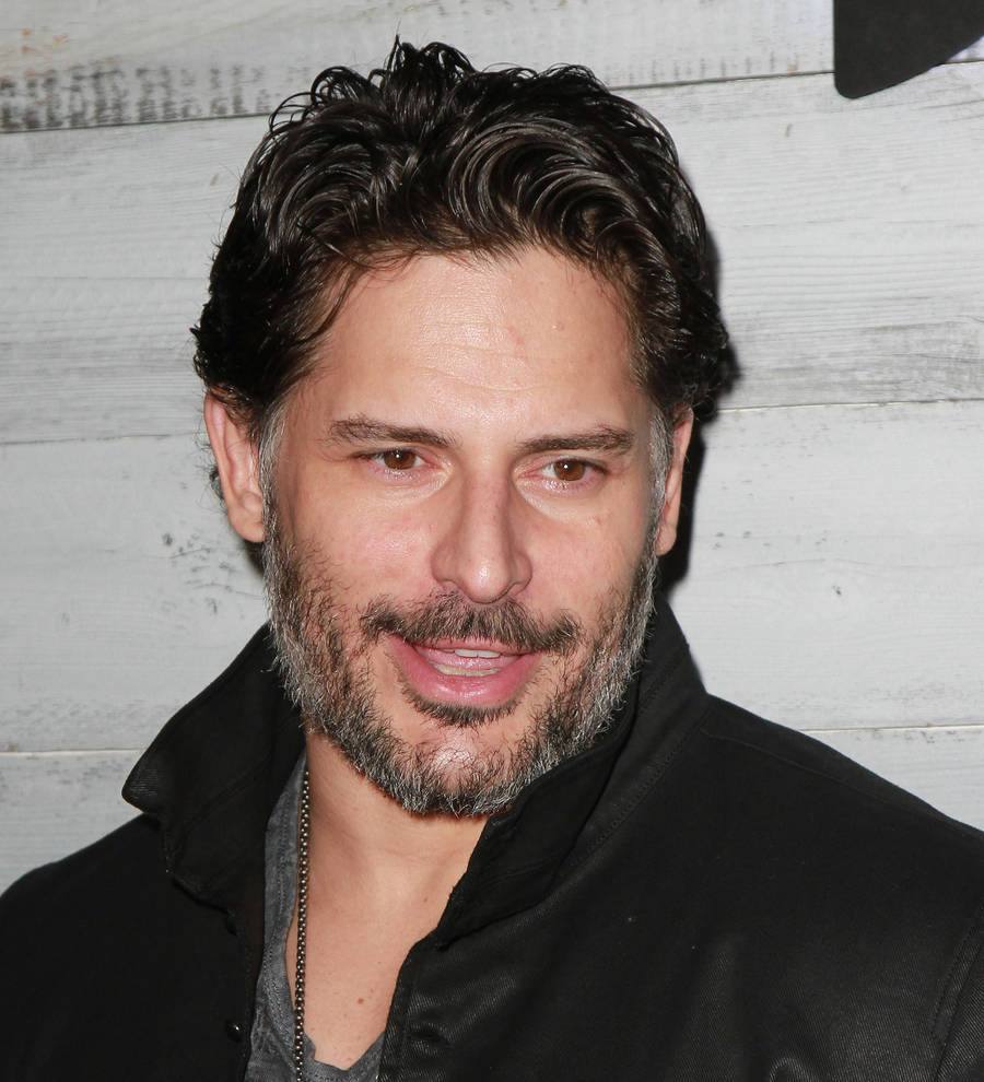 Joe Manganiello organized wedding around football team's schedule